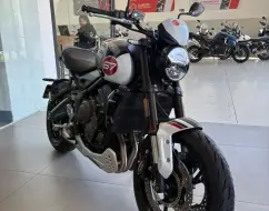 TRIUMPH TRIDENT 660 TRIPLE TRIBUTE EDITION TRIUMPH TRIDENT 660 TRIPLE TRIBUTE EDITION