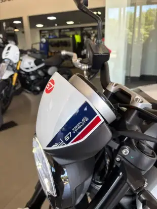 TRIUMPH-TRIDENT 660 TRIPLE TRIBUTE EDITION-2025