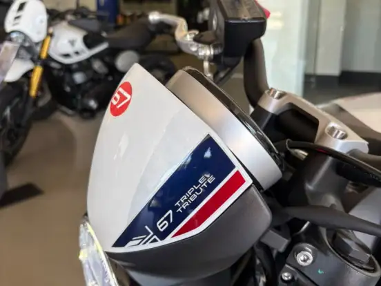 TRIUMPH-TRIDENT 660 TRIPLE TRIBUTE EDITION TRIUMPH-TRIDENT 660 TRIPLE TRIBUTE EDITION-2025