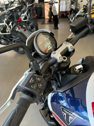 TRIUMPH-TRIDENT 660 TRIPLE TRIBUTE EDITION-2025