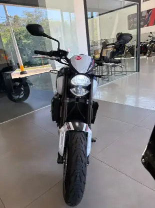 TRIUMPH-TRIDENT 660 TRIPLE TRIBUTE EDITION-2025