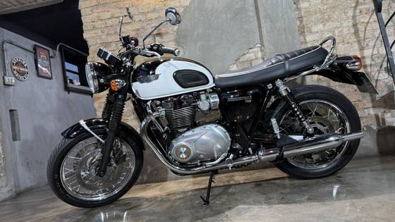 TRIUMPH BONNEVILLE T120 1200 