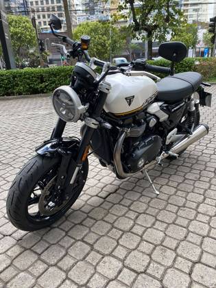 TRIUMPH SPEED TWIN 