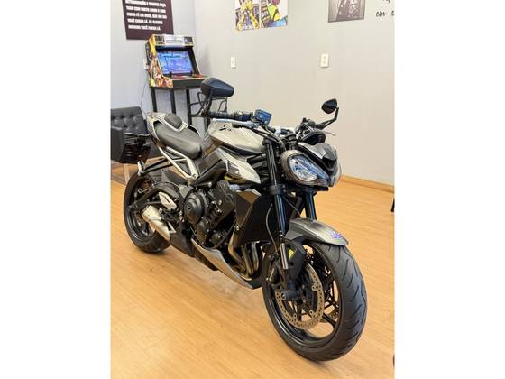 TRIUMPH STREET TRIPLE RS ABS 