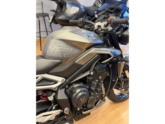 TRIUMPH-STREET TRIPLE RS ABS-2023