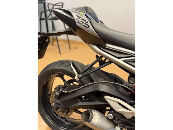 TRIUMPH-STREET TRIPLE RS ABS-2023