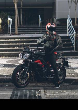 TRIUMPH STREET TRIPLE 675 ABS 