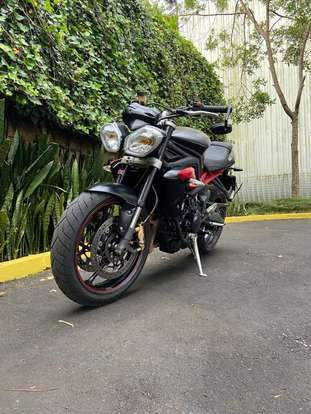 TRIUMPH-STREET TRIPLE 675 ABS-2016