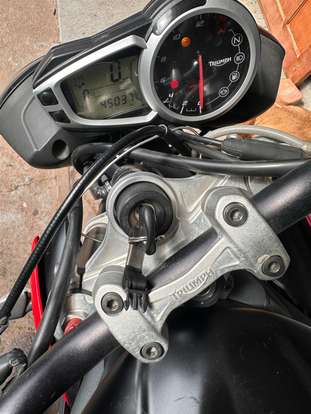 TRIUMPH-STREET TRIPLE 675 ABS-2016