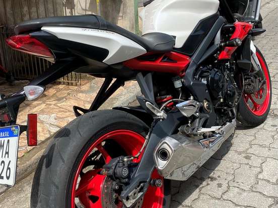 TRIUMPH-STREET TRIPLE 675 ABS TRIUMPH-STREET TRIPLE 675 ABS-2014