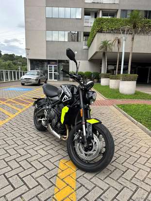TRIUMPH-TRIDENT 660-2024
