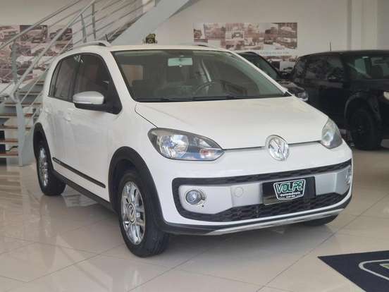 VOLKSWAGEN-CROSS UP-2016