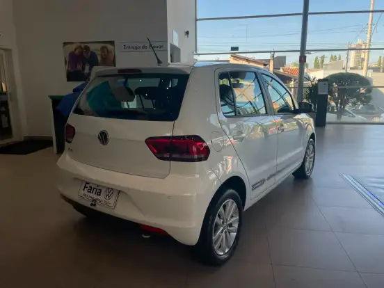 VOLKSWAGEN-FOX-2021