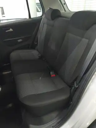 VOLKSWAGEN-FOX-2019