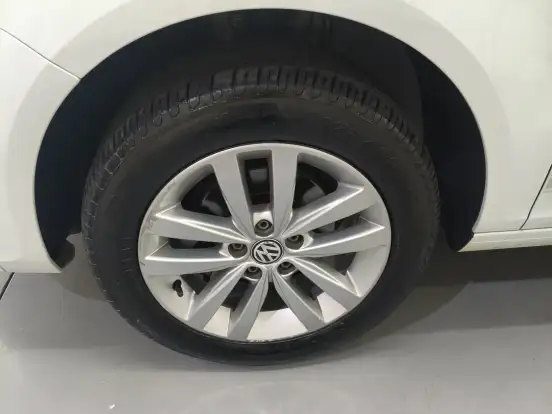 VOLKSWAGEN-FOX-1.6 MSI TOTAL FLEX CONNECT 4P MANUAL VOLKSWAGEN-FOX-2019