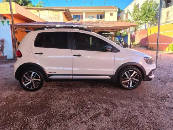 VOLKSWAGEN-FOX-1.6 MSI TOTAL FLEX XTREME 4P MANUAL VOLKSWAGEN-FOX-2019