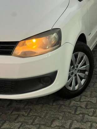 VOLKSWAGEN-FOX-2012