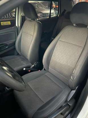 VOLKSWAGEN-FOX-2012