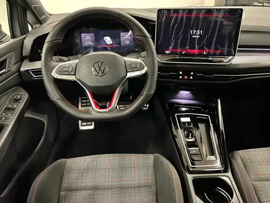 VOLKSWAGEN-GOLF-2026