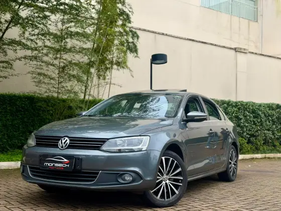 VOLKSWAGEN JETTA 2.0 TSI HIGHLINE 200CV GASOLINA 4P TIPTRONIC