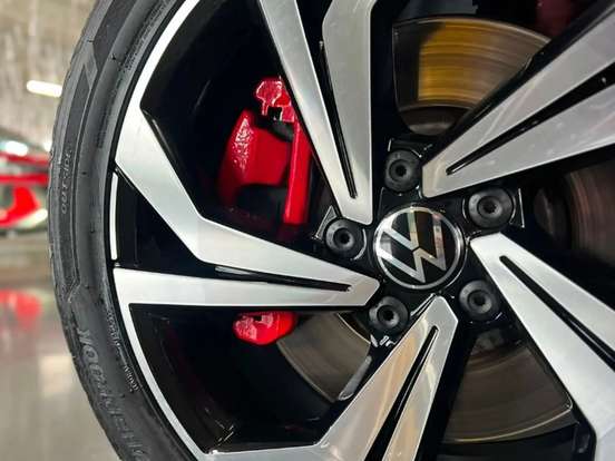 VOLKSWAGEN-JETTA-2025