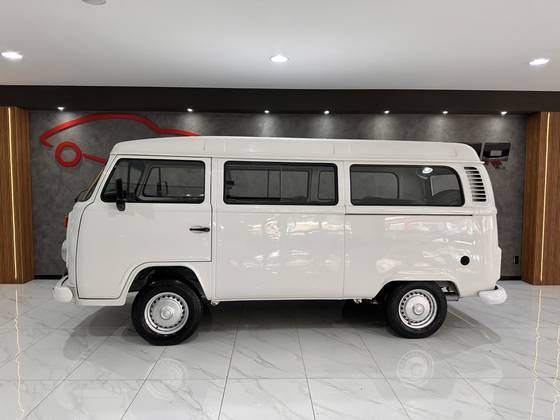 VOLKSWAGEN KOMBI 1.4 MI STD LOTAÇÃO 8V FLEX 3P MANUAL