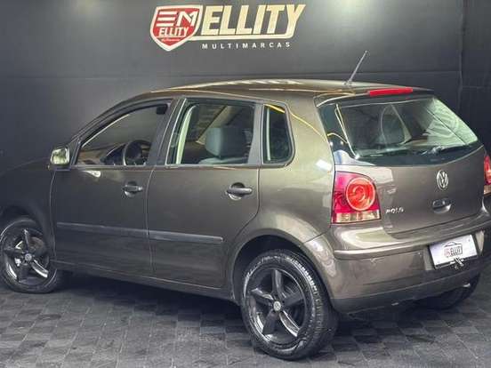 VOLKSWAGEN-POLO-1.6 MI 8V E-FLEX 4P MANUAL VOLKSWAGEN-POLO-2009