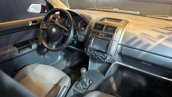 VOLKSWAGEN-POLO-2009