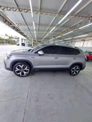 VOLKSWAGEN-TAOS-2025