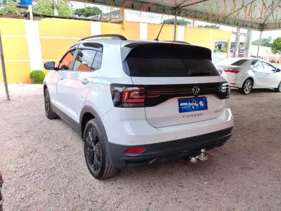 VOLKSWAGEN-T-CROSS-2023
