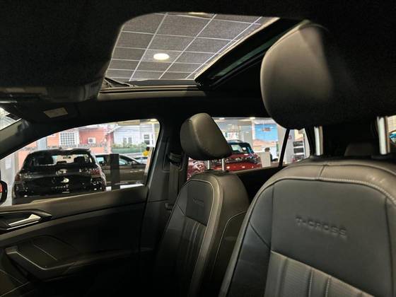 VOLKSWAGEN T-CROSS 1.4 250 TSI TOTAL FLEX HIGHLINE AUTOMÁTICO