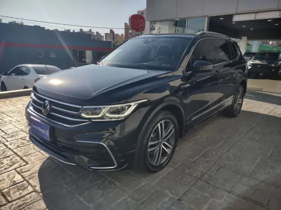 VOLKSWAGEN TIGUAN 2.0 300 TSI GASOLINA ALLSPACE R-LINE AUTOMÁTICO