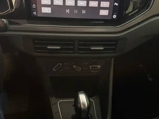 VOLKSWAGEN-VIRTUS-1.0 200 TSI COMFORTLINE AUTOMÁTICO VOLKSWAGEN-VIRTUS-2021