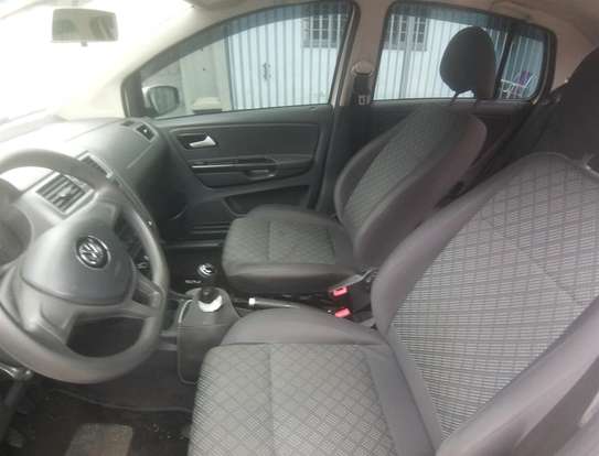 VOLKSWAGEN-FOX-2016