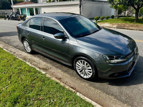 VOLKSWAGEN JETTA 2.0 TSI HIGHLINE 211CV GASOLINA 4P TIPTRONIC