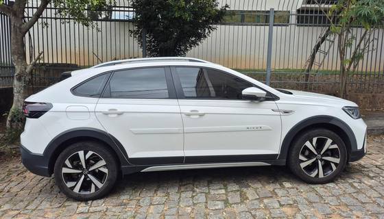 VOLKSWAGEN NIVUS 1.0 200 TSI TOTAL FLEX HIGHLINE AUTOMÁTICO