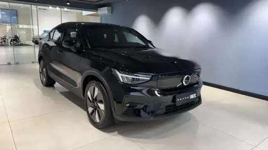 VOLVO-C40-2023
