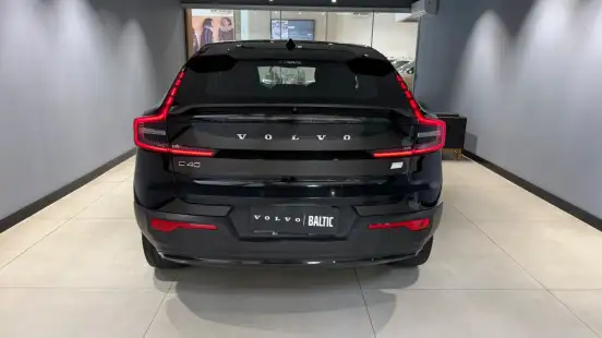 VOLVO-C40-2023