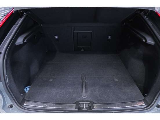 VOLVO-C40-2023