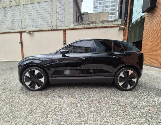 VOLVO-EX30-2024