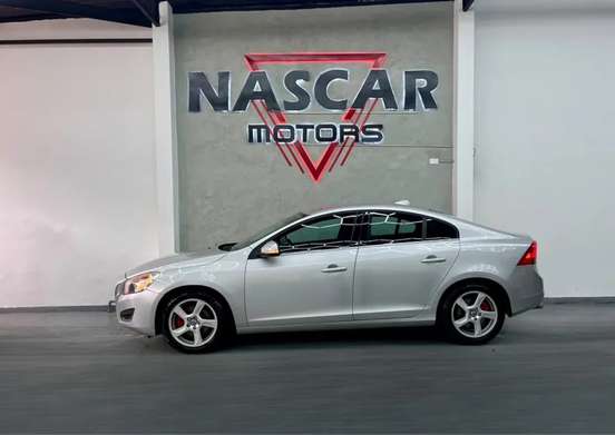 VOLVO-S60-2011