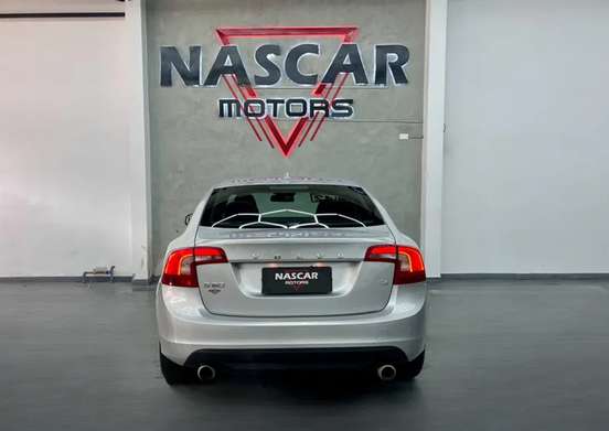 VOLVO-S60-2011