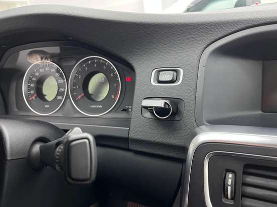 VOLVO-S60-2011
