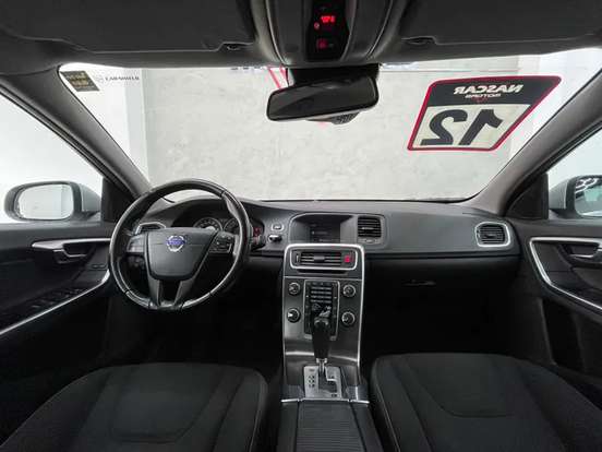 VOLVO-S60-2011
