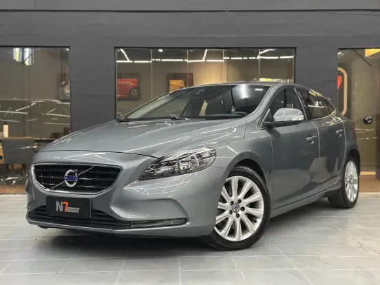 VOLVO-V40-1.5 T3 KINETIC GASOLINA 4P AUTOMÁTICO VOLVO-V40-2015