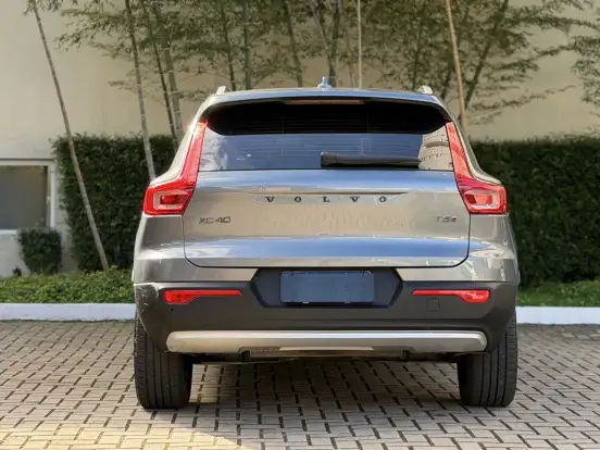 VOLVO-XC40-2.0 T5 GASOLINA MOMENTUM AWD GEARTRONIC VOLVO-XC40-2018