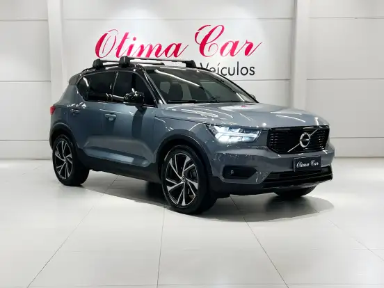 VOLVO-XC40-2019