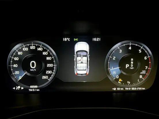 VOLVO-XC40-2.0 T5 GASOLINA R-DESIGN AWD GEARTRONIC VOLVO-XC40-2019
