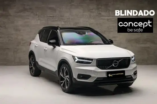 VOLVO-XC40-2019
