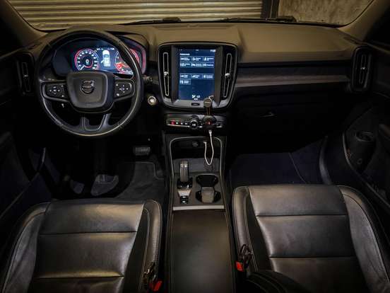 VOLVO-XC40-2.0 T4 GASOLINA GEARTRONIC VOLVO-XC40-2019